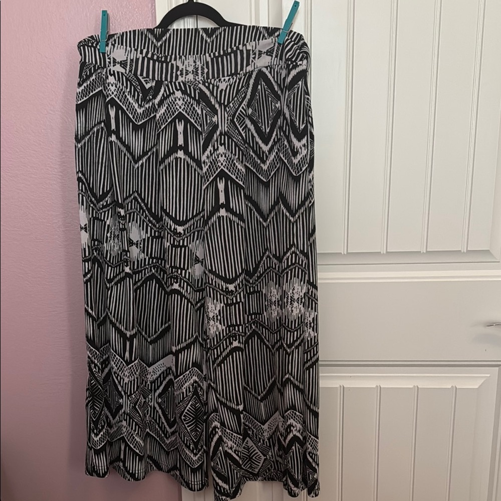 Black and White Wide Leg Cropped Pants